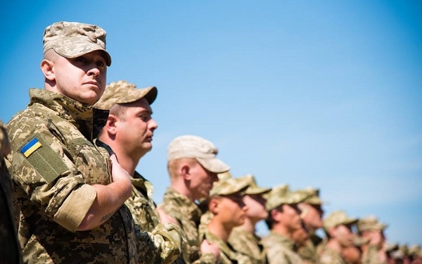 До Тернополя із зони АТО повернулися військовослужбовці Тернопільської артилерійської бригади (фото, відео)