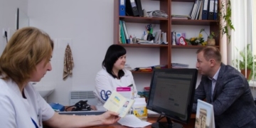 Як Степан Барна підписував договір з сімейним лікарем (відео)