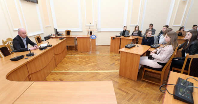 Учасники проекту «Школа помічника депутата» зустрілись із очільником міста