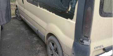 У Тернополі спіймали хулігана, який потрощив вікно машини