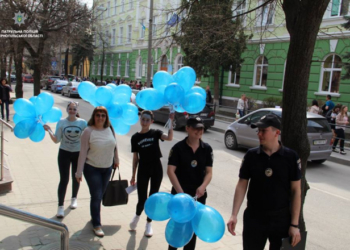 Поліцейські на вулиці перевіряють знання тернополян