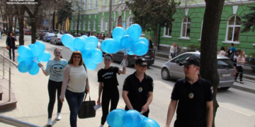 Поліцейські на вулиці перевіряють знання тернополян
