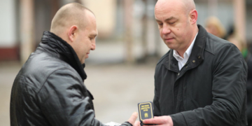 Жителі міста зустріли бійців батальйону «Тернопіль», які повернулися додому із зони АТО (фото)
