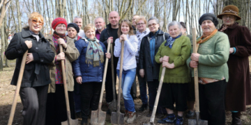 У парку Нацвідродження з’явились нові дерева (фото)