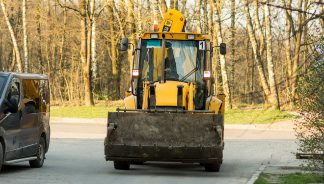 Під час традиційного об’їзду міста, очільник Тернополя Сергій Надал оглянув стан проведення ремонтних робіт на вулиці Симоненка