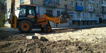 Ще один двір ремонтують у Тернополі