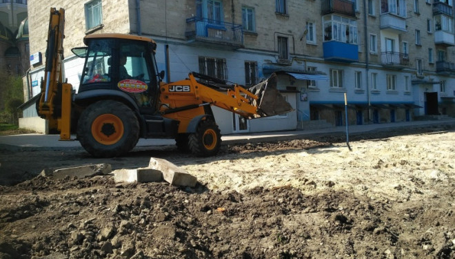 Ще один двір ремонтують у Тернополі