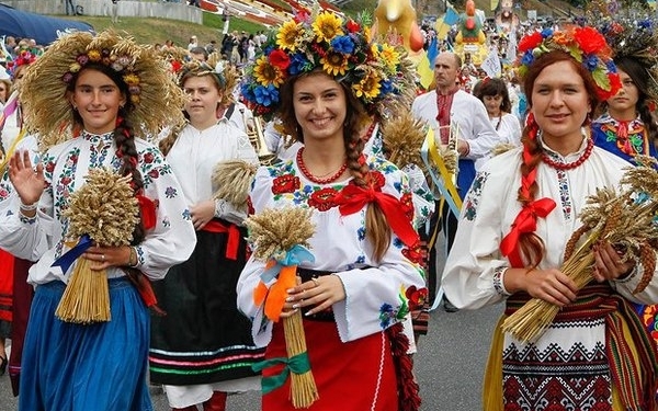 На фестивалі «Цвіт вишиванки» в Тернополі спробують встановити унікальний рекорд! (програма)
