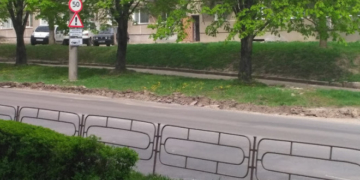 Що роблять комунальники на дорозі у Тернополі, яка веде до Текстильника?