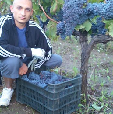 Придивіться уважно: тернопільські поліцейські опублікували фото імовірного злочинця