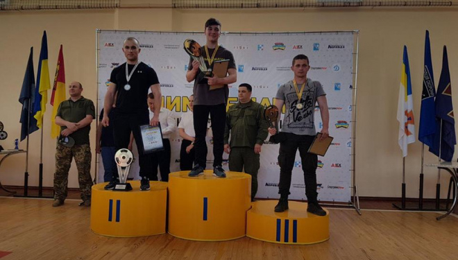 Тернопільські патрульні взяли участь у змаганнях з пауерліфтингу