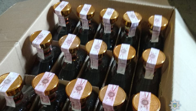 На Тернопільщині підробляли алкоголь тоннами (фотофакт)