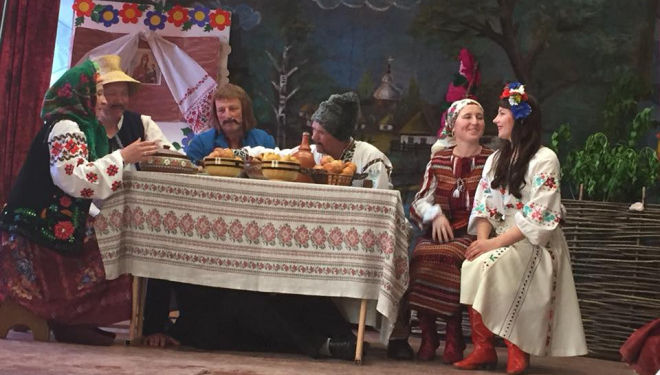 На Тернопільщині у селі Буцнів “влаштували” свою “Сорочинську ярмарку” (фото)