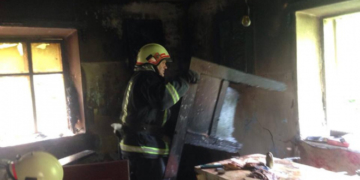 Яке жахіття: на Тернопільщині згоріла житлова кімната (фотофакт)