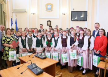 До Тернополя приїхала колоритна делегація з Литви (фотофакт)