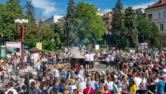 Як у Тернополі новий кулінарний рекорд встановили і завдяки кому