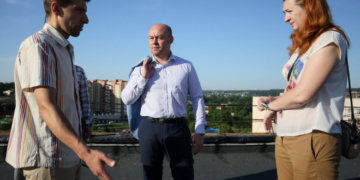 На Оболоня, 11 відремонтували покрівлю (фото)