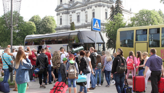 З Тернополя до Карпат відправили дітей учасників АТО