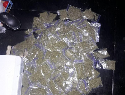 Майже 200 згортків наркотиків житель Запоріжжя продавав посеред вулиці у кіоску