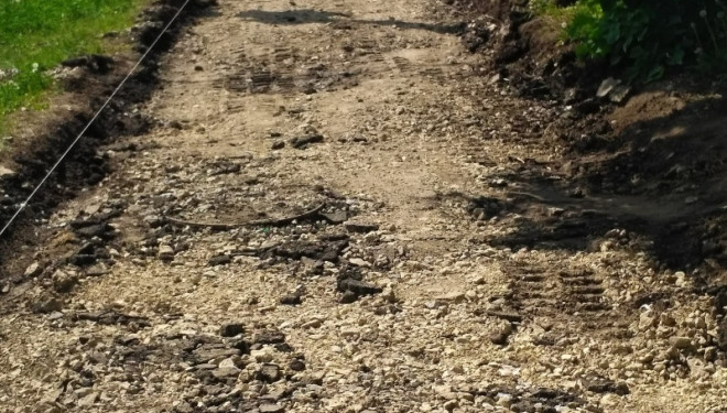 На вулиці Симоненка капітально ремонтують ділянку тротуару