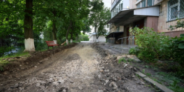 На Дружбі ремонтують ще один двір