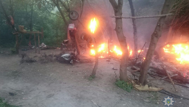 Не витерпіли: неподалік Тернополя напали на табір ромів