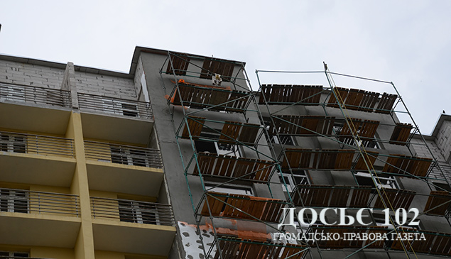 У Тернополі з 11 поверху випав 22-річний чоловік (фото)