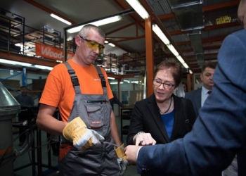 Посол США Марі Йованович відвідала Байковецьку ОТГ та ознайомилася з її виробничими потужностями (фото)