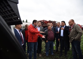 Володимир Гройсман взяв участь у відкритті Всеукраїнського дня поля й саду на Тернопільщині (фото)