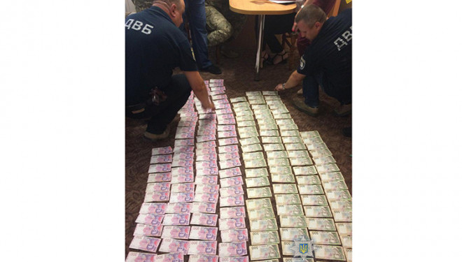 На Тернопільщині поліцейському пропонували рекордний хабар