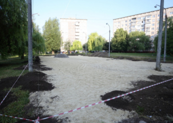 У Тернополі будують великий спортивний майданчик (фотофакт)