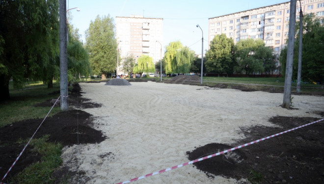 У Тернополі будують великий спортивний майданчик (фотофакт)