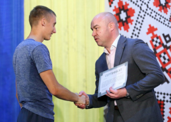 Четверо тернополян отримали сертифікати на квартири від мера