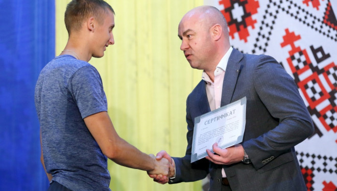 Четверо тернополян отримали сертифікати на квартири від мера