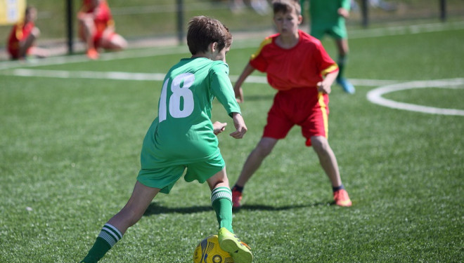 У Тернополі біля 29 школи відкрили нове реконструйоване футбольне поле зі штучним покриттям (фото)