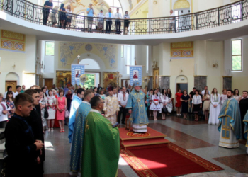 Митрополит Василій вручив дипломи випускникам Тернопільської духовної семінарії