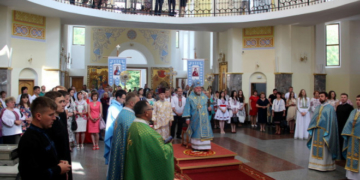 Митрополит Василій вручив дипломи випускникам Тернопільської духовної семінарії