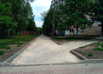 На проспекті Степана Бандери оновили пішохідну доріжку