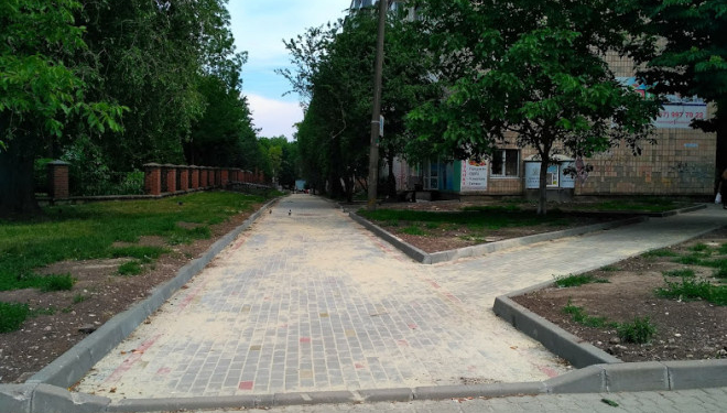 На проспекті Степана Бандери оновили пішохідну доріжку