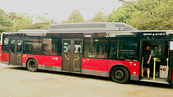 До Тернополя прибув перший муніципальний автобус