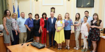 Сергій Надал привітав та вручив подяки представникам місцевих ЗМІ