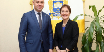 Очільник Тернополя Сергій Надал зустрівся з Надзвичайним і Повноважним Послом США в Україні Марі Йованович (фото)