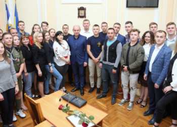 Мер Тернополя привітав молодь зі святом