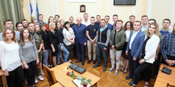 Мер Тернополя привітав молодь зі святом