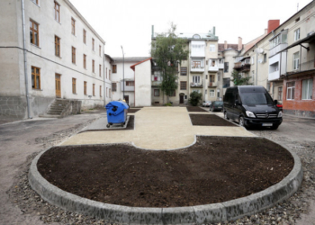 У Тернополі ремонтують “Панський дворик” (фото)
