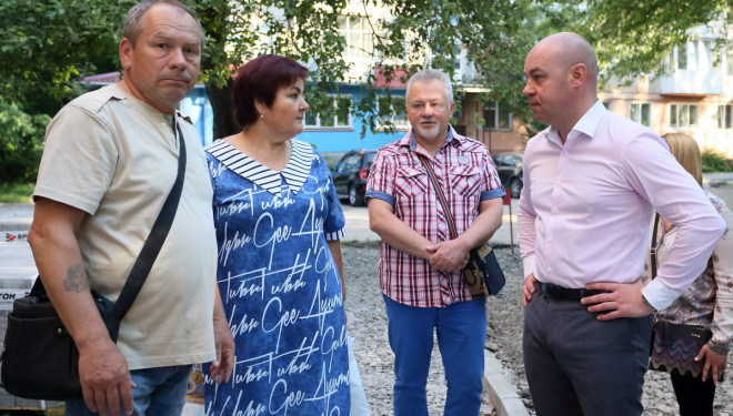 На Слівенській, 15 ремонтують двір