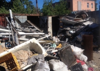 Ганьба тернопільським таксистам: стало відомо, хто краде дощові решітки у місті