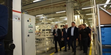 Прем’єр-міністр ознайомився з роботою Чортківської філії «СЕ Борднетце-Україна» (фото)