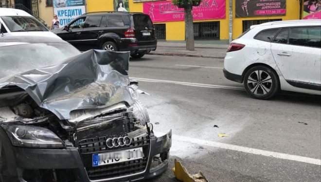 У Тернополі хочуть депортувати іноземця, який скоїв ДТП