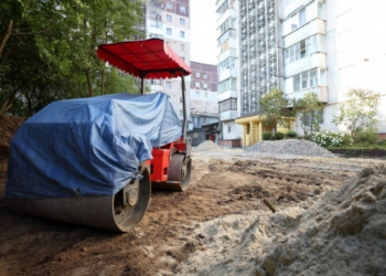 На вулиці Симоненка розширюють місця для паркування